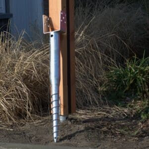 Montagepaal BlackCharge® EVshield – Vrijstaande Douglas Houten Laadpaal – Mono/Duo | Dubbel Laadstation Mogelijk