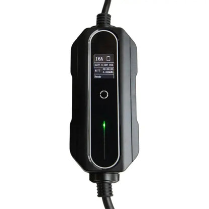 BlackCharge mobiele lader aangesloten op een EV via een gewoon stopcontact