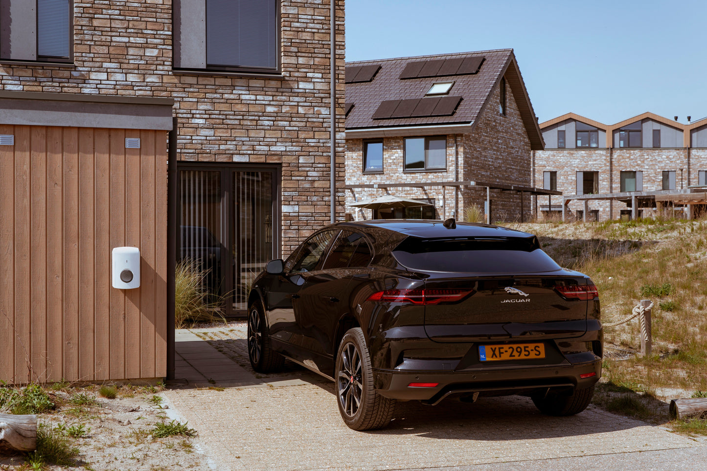 Alfen Eve Single S-line | 11 kW Laadstation | Socket of Vaste Kabel | Wit - BlackCharge Vaste kabel / Wit / Excl. Kabel